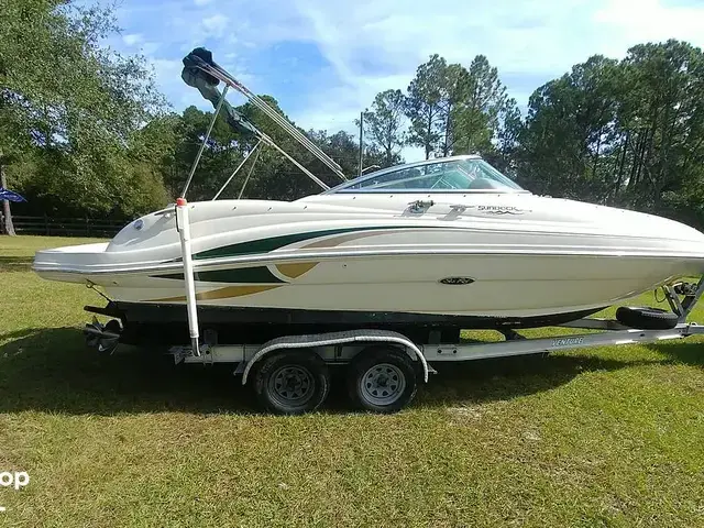 Sea Ray 220 Sundeck