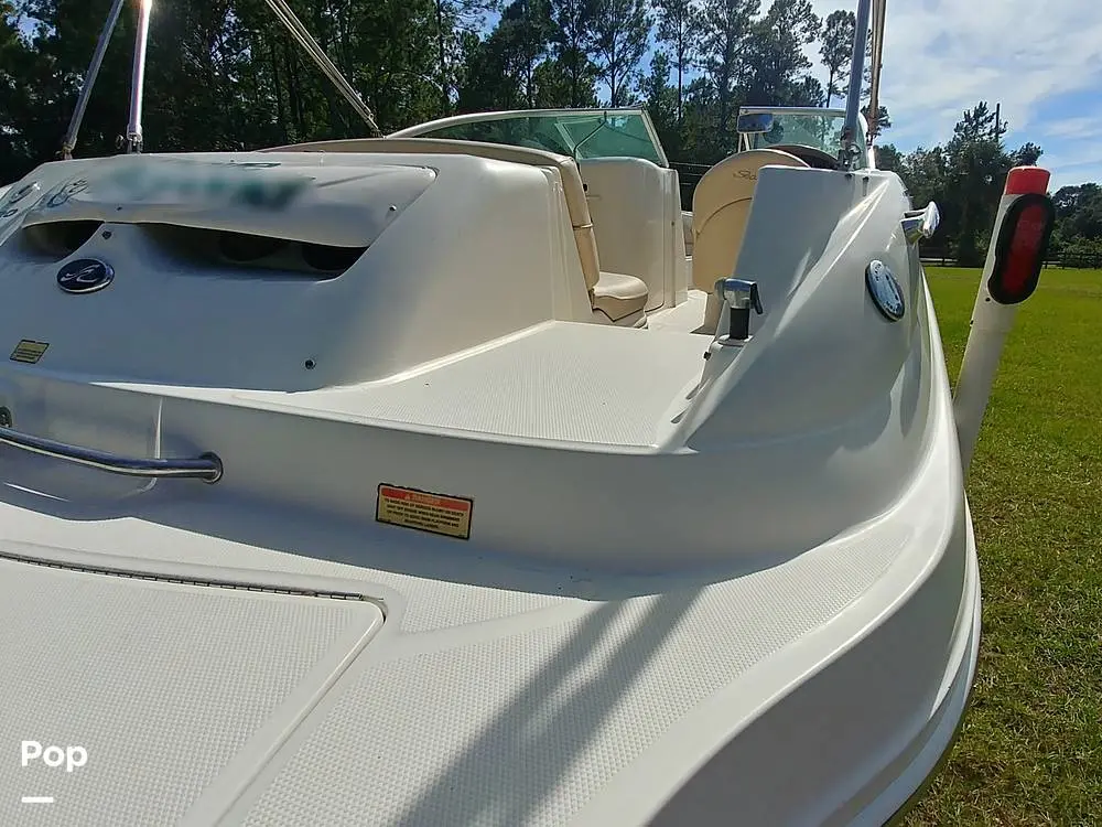 2002 Sea Ray 220 sundeck