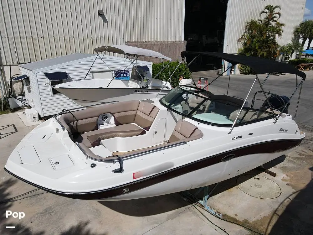 2019 Hurricane sundeck ob 2486