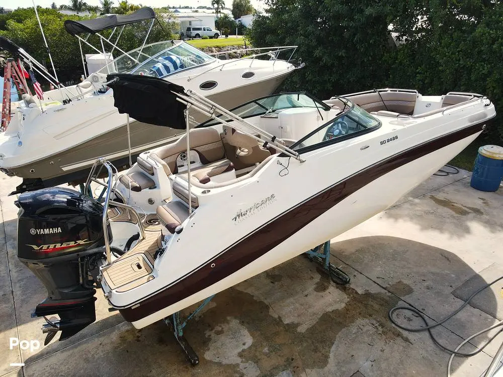 2019 Hurricane sundeck ob 2486