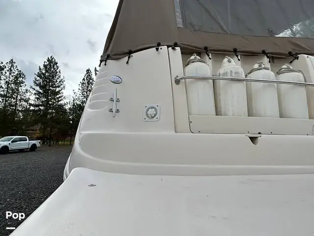 Rinker 342 Fiesta Vee