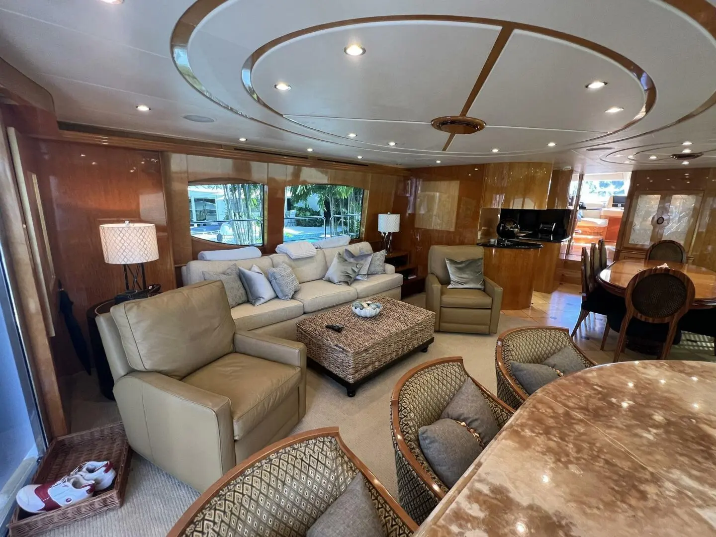 2004 Hatteras motor yacht