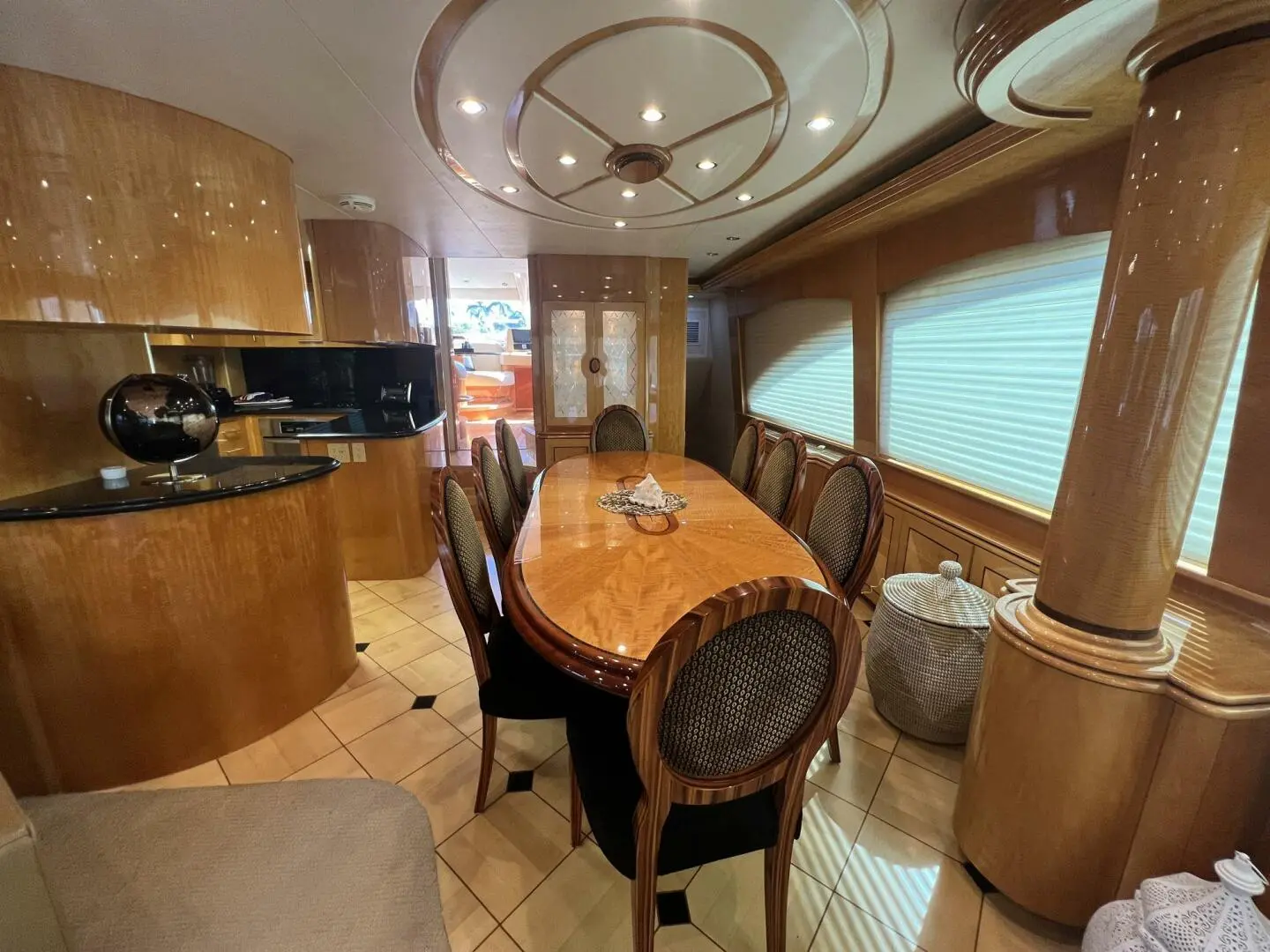 2004 Hatteras motor yacht