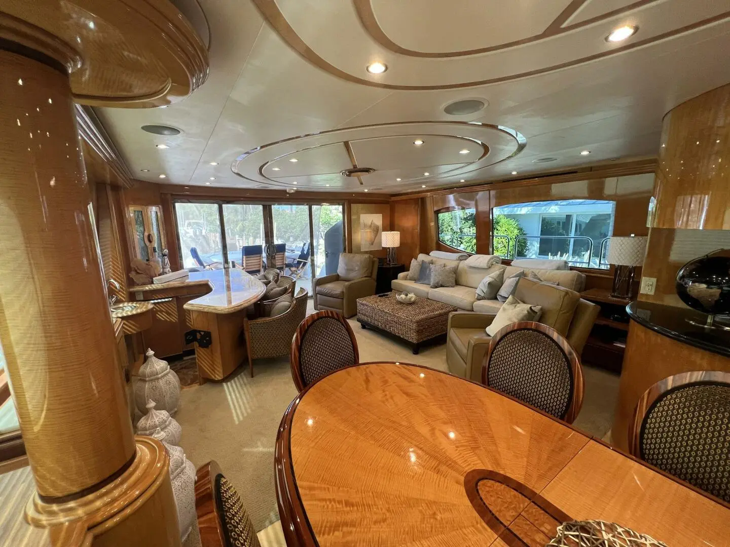 2004 Hatteras motor yacht