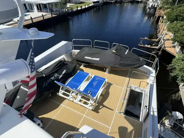 Hatteras Motor Yacht