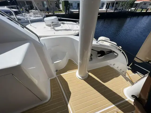 Hatteras Motor Yacht