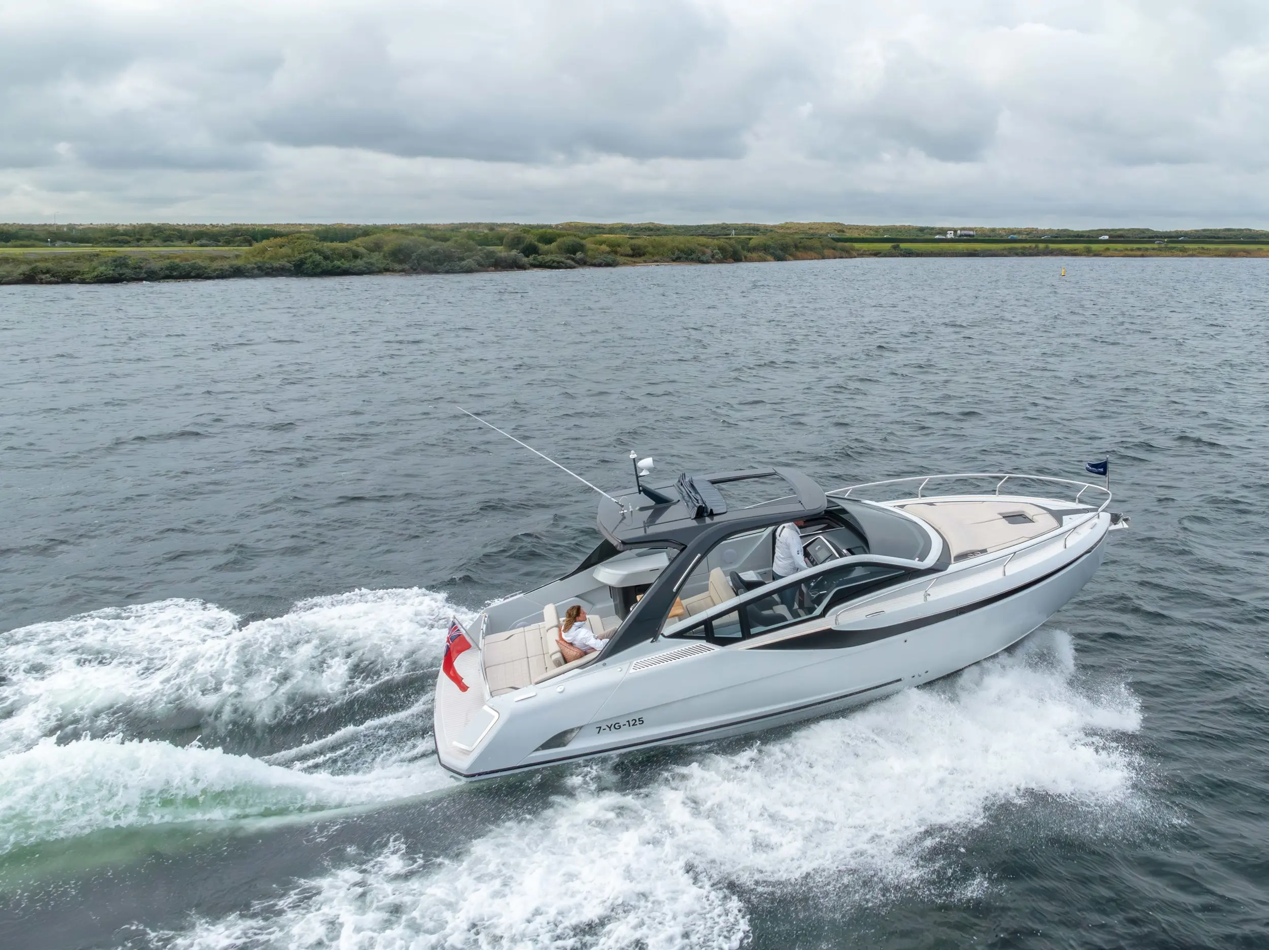 2021 Fairline f line 33