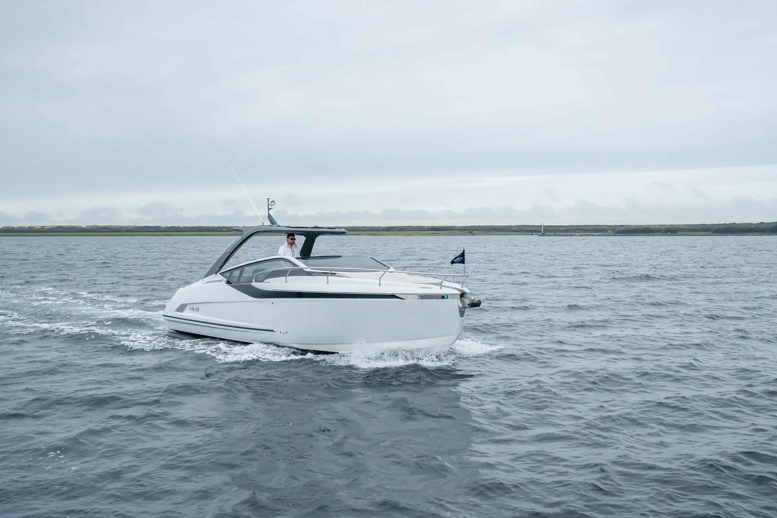 2021 Fairline f line 33