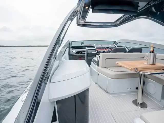 Fairline F Line 33