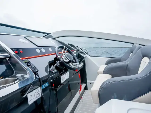 Fairline F Line 33