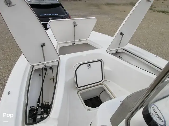 Sea Pro 208 Bay