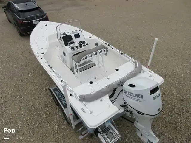 Sea Pro 208 Bay