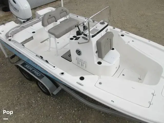 Sea Pro 208 Bay