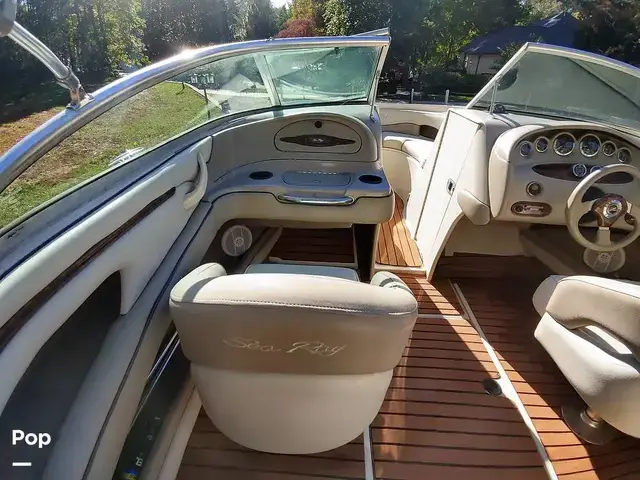 Sea Ray 220