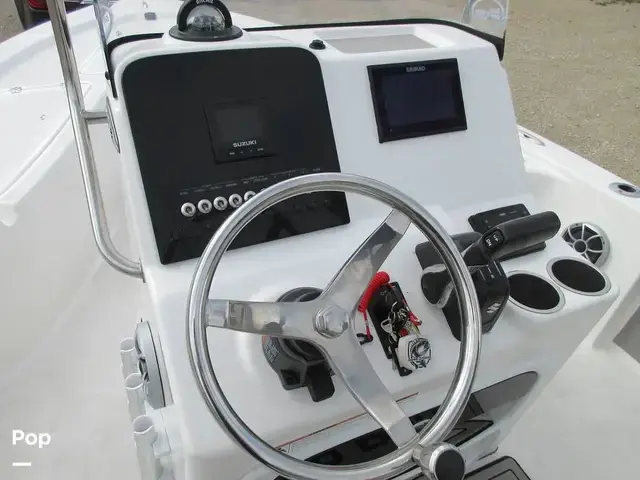 Sea Pro 208 Bay