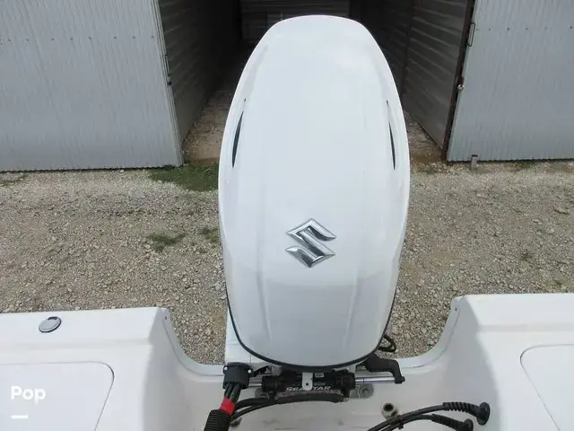 Sea Pro 208 Bay