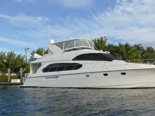 Hatteras RAISED PILOTHOUSE