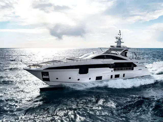 Azimut Grande 35 M-Y HEED