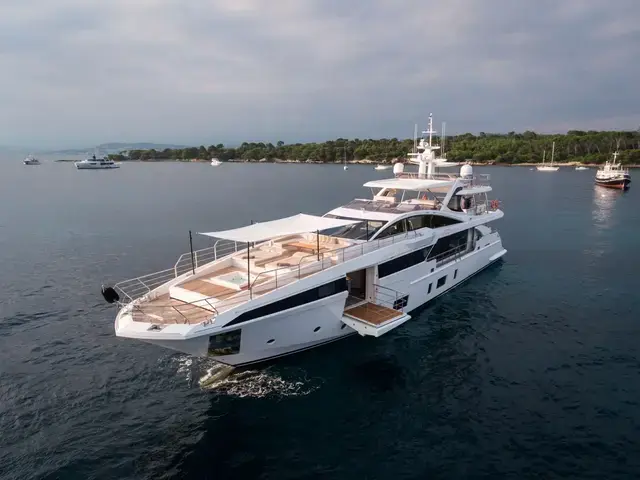 Azimut Grande 35 M-Y HEED