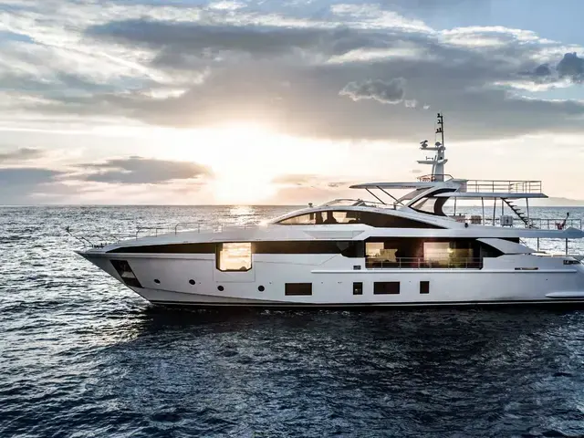 Azimut Grande 35 M-Y HEED