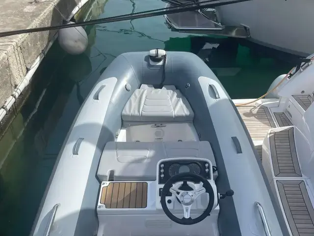 Sunseeker Manhattan 68