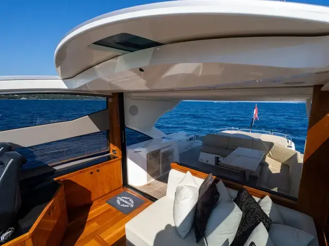 Sunseeker Predator 57