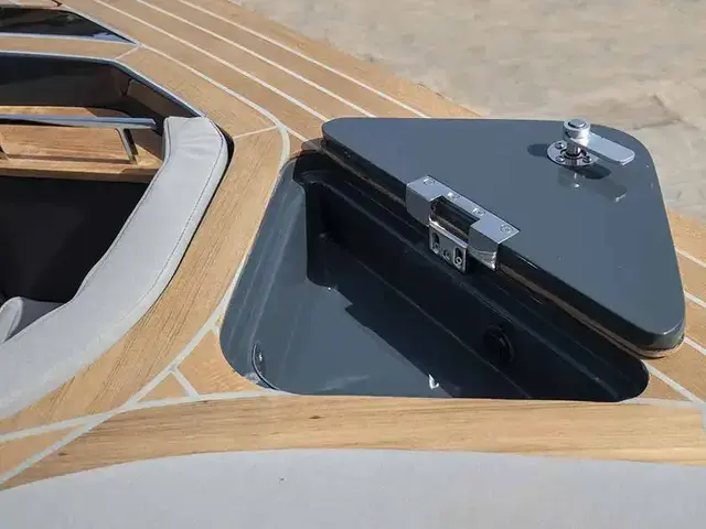 Evo Yachts T2