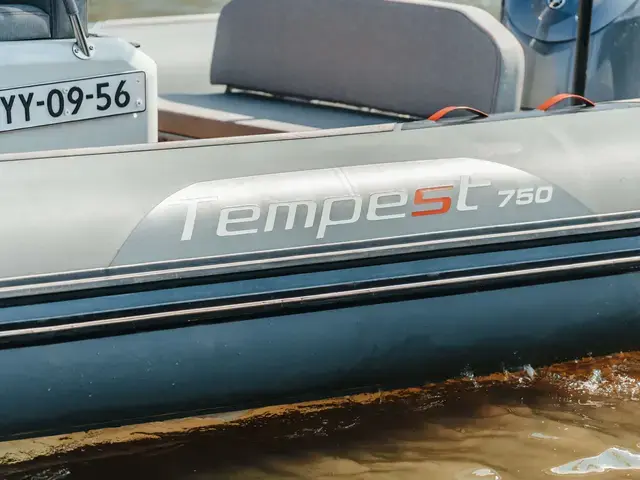 Capelli Tempest 750 Sport