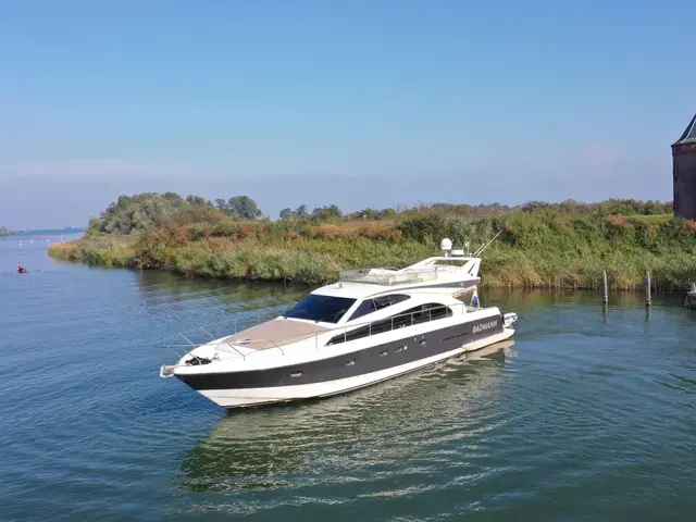 Ferretti Yachts 530