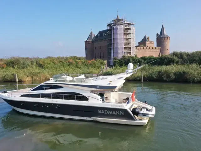 Ferretti Yachts 530