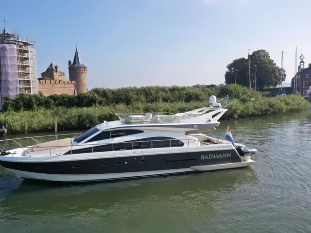 Ferretti Yachts 530