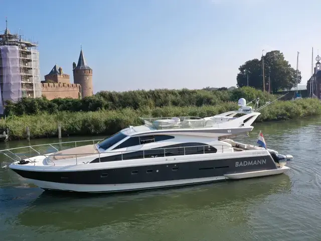 Ferretti Yachts 530