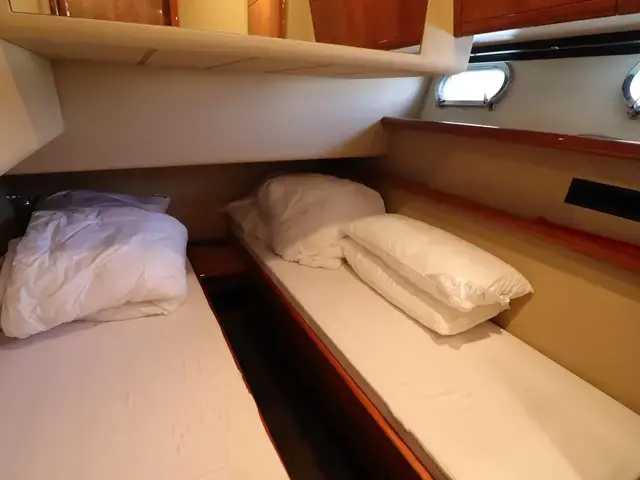 Ferretti Yachts 530