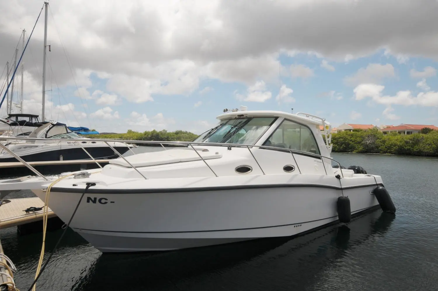 2012 Boston Whaler 345 conquest