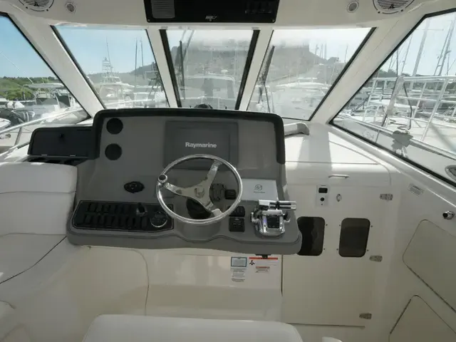 Boston Whaler 345 Conquest