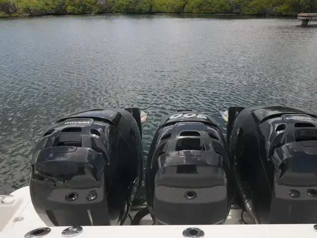 Boston Whaler 345 Conquest