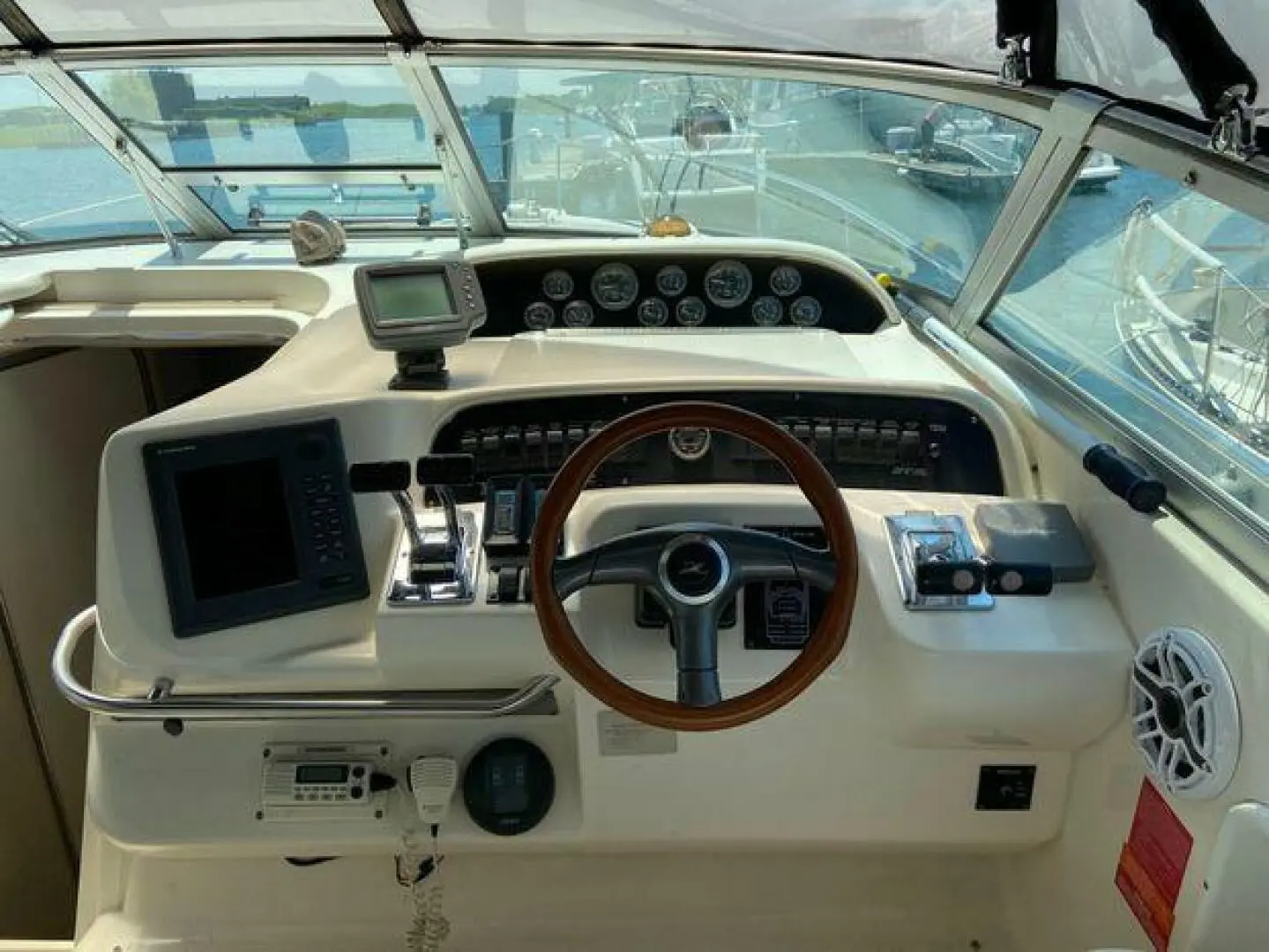 1996 Sea Ray 330da