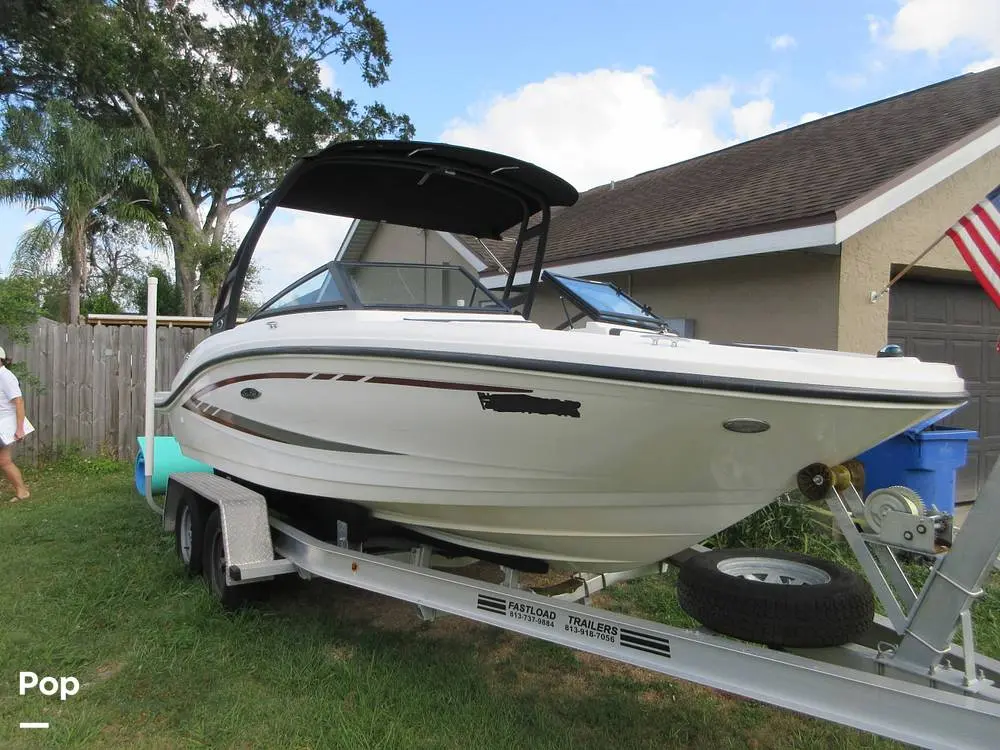 2016 Sea Ray 19 spx