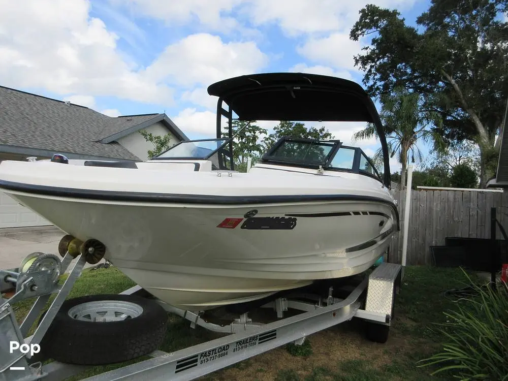 2016 Sea Ray 19 spx