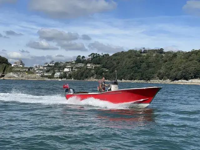 Classic 21' Sport Fishing Boat