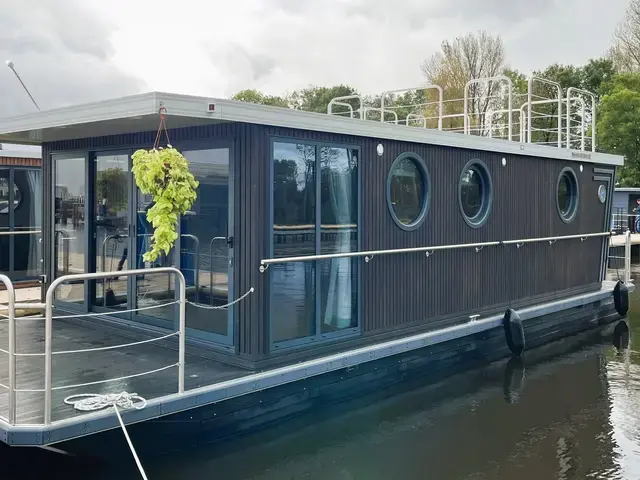 Nordic Season NS 40 Eco 36m2 Houseboat