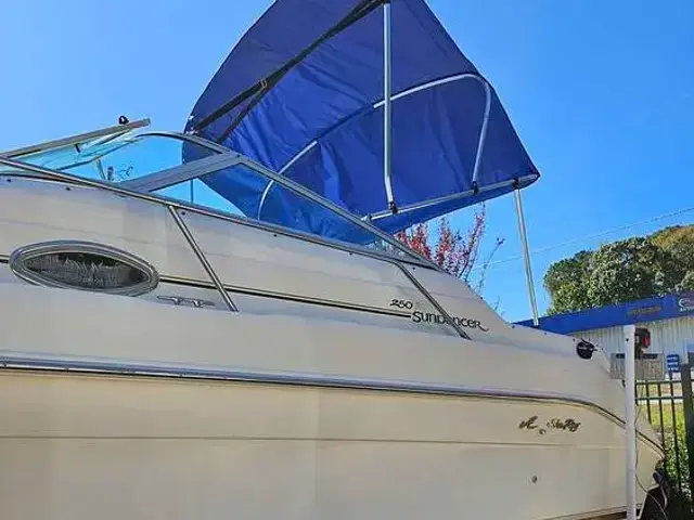 Sea Ray 250 Sundancer