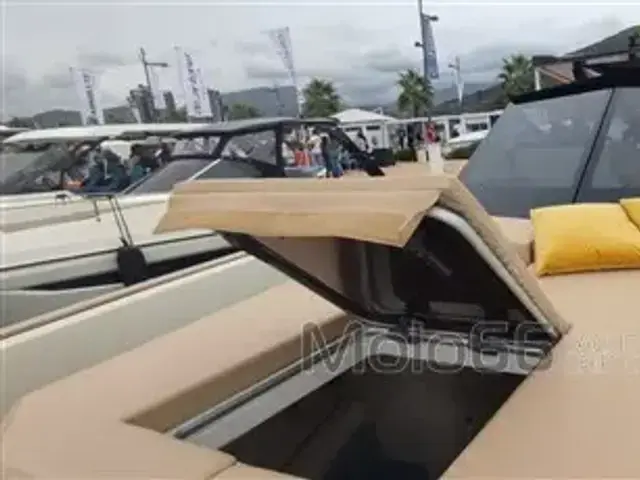 Evo Yachts R4 Wa