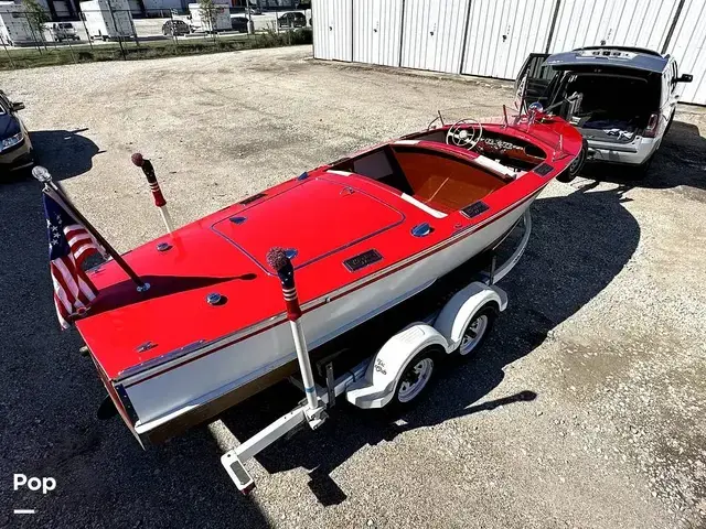 Higgins Deluxe Runabout 19'