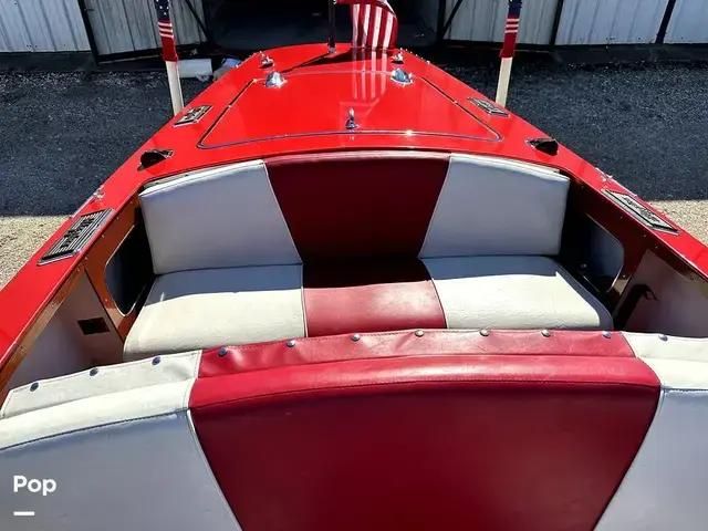 Higgins Deluxe Runabout 19'