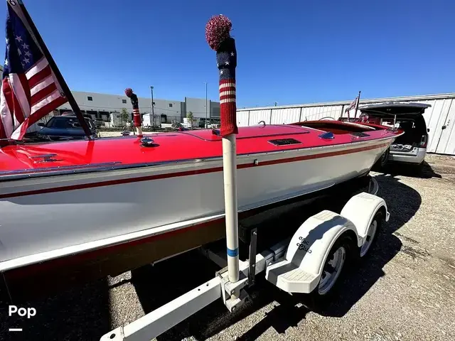 Higgins Deluxe Runabout 19'