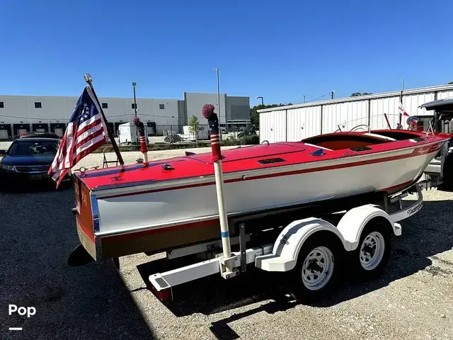 Higgins Deluxe Runabout 19'