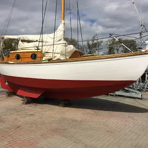  Classic 8 Ton Hillyard Sloop