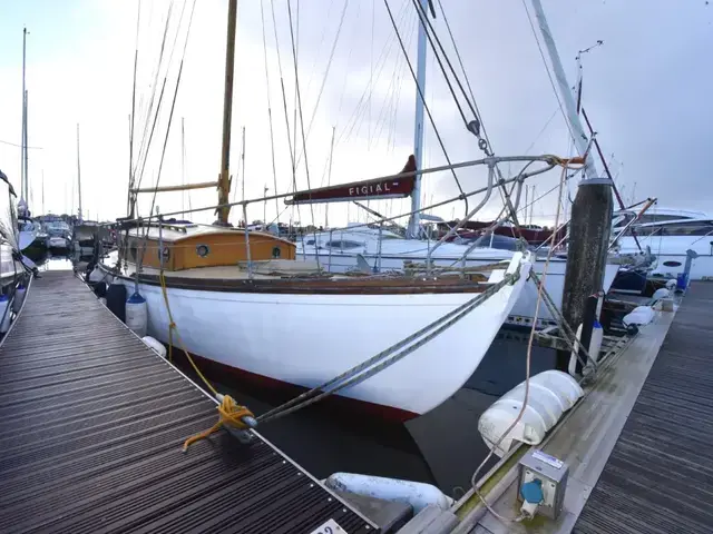 Classic 8 Ton Hillyard Sloop