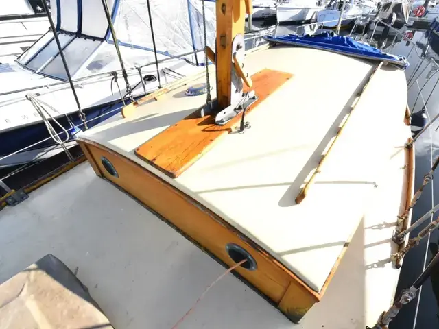 Classic 8 Ton Hillyard Sloop